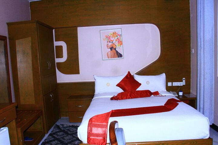 Room 74 of 119