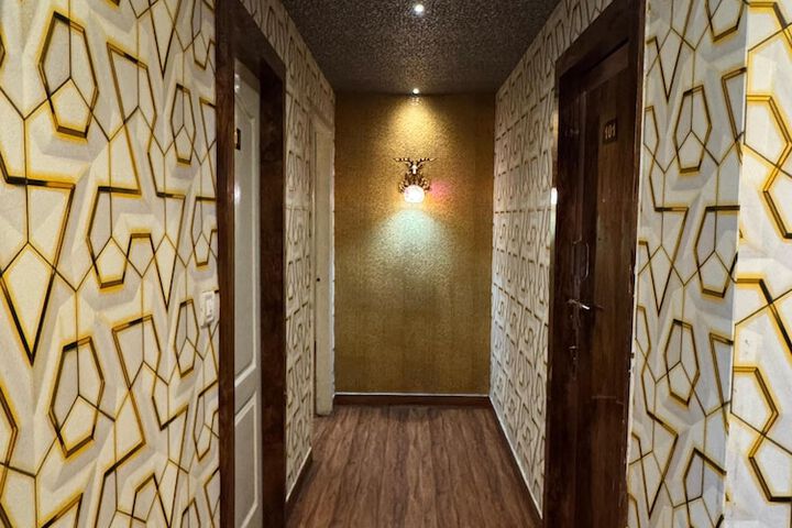 Room 35 of 63