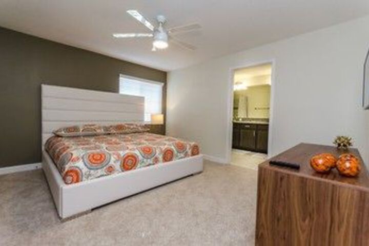 Room 11 of 24