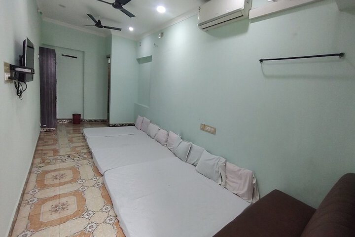 Room 8 of 27