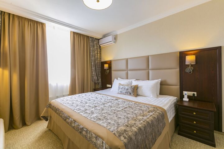 Room 27 of 120