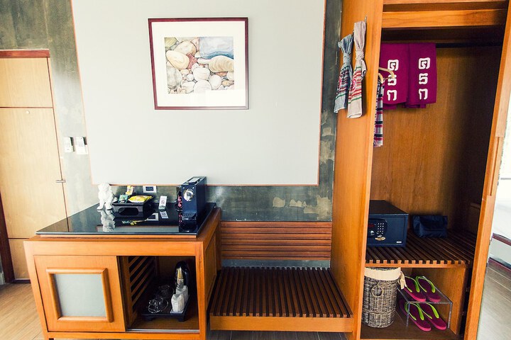 Room amenity
