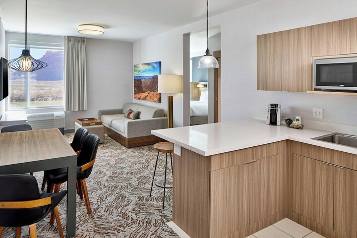 Room 38 of 108