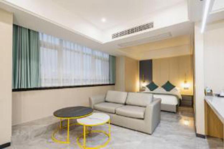 Yichang Chuqiao Apartment Hotel (CBD Shopping Center Branch)