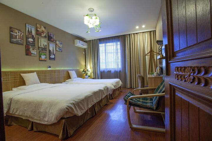 Room 25 of 43