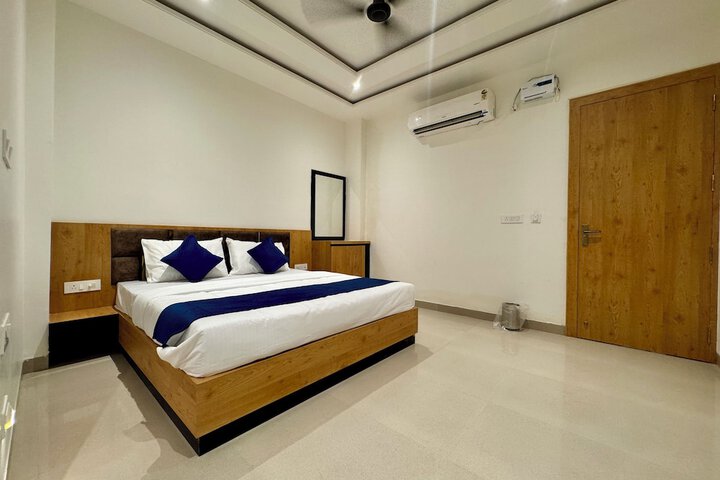 Room 10 of 35