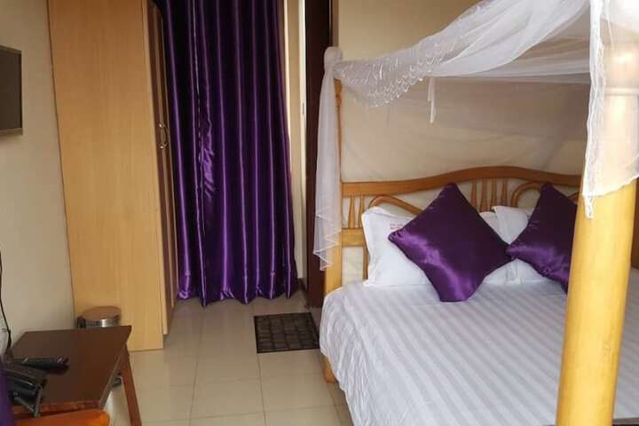 Room 2 of 14
