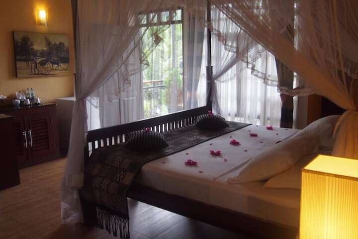 Room 10 of 52