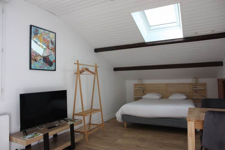 Room 8 of 50