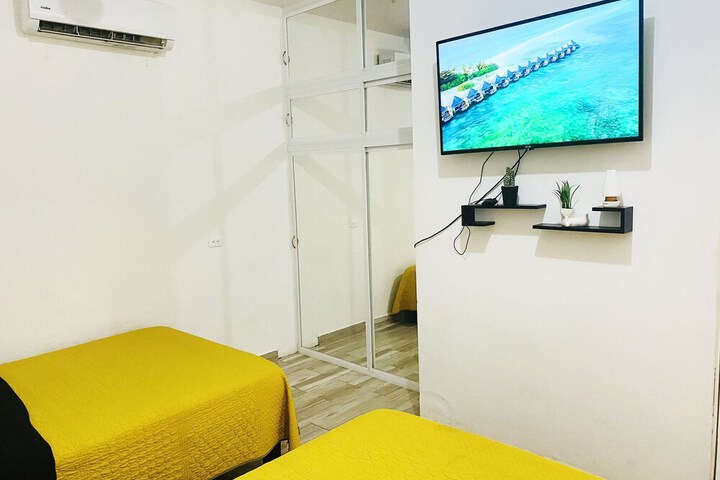 Room 7 of 103