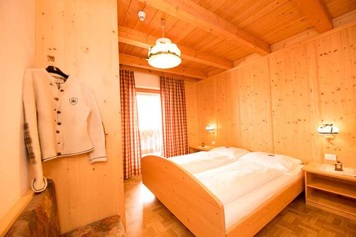 Room 10 of 21