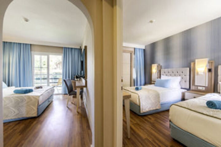 Room 30 of 62