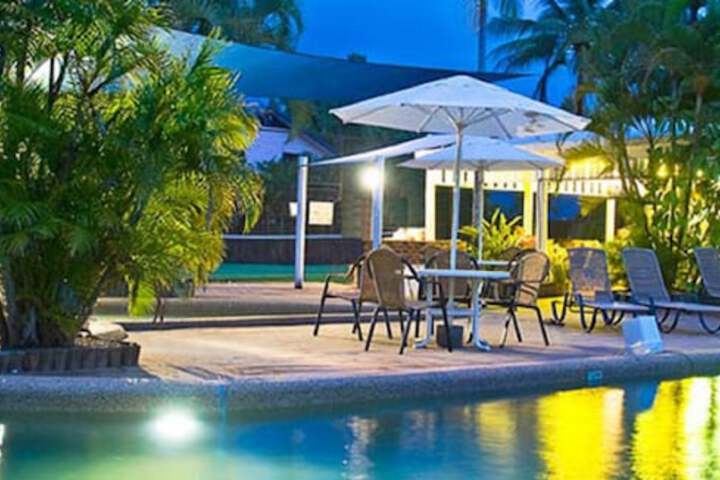 Pool Hotel