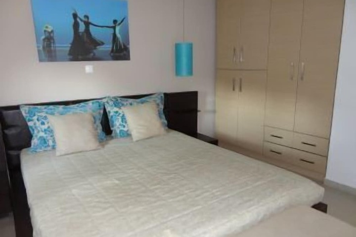 Room 4 of 86