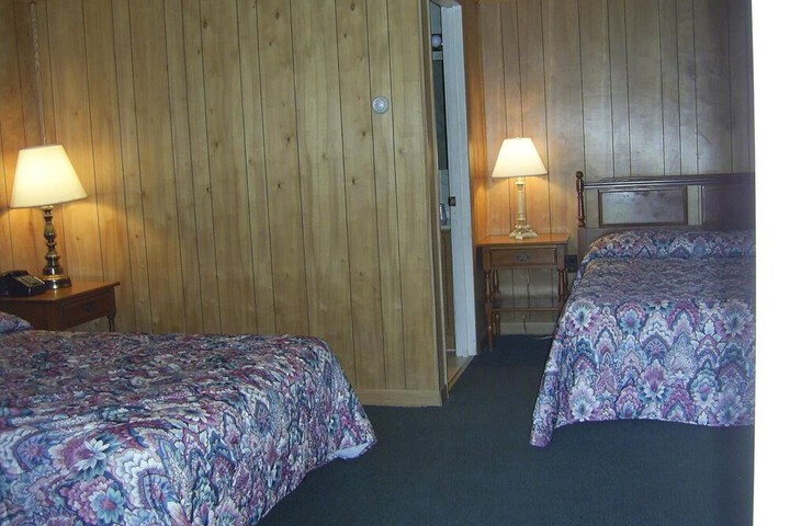 Room 4 of 24