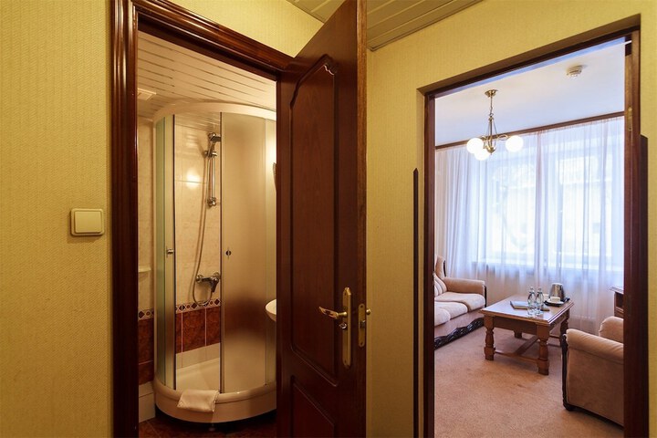Room 14 of 51