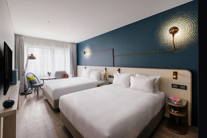 Room 5 of 108