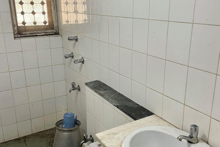Room 10 of 15