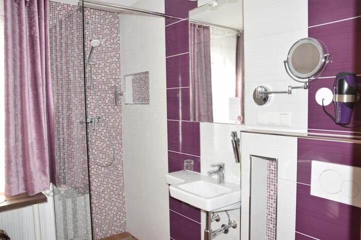 Room 25 of 46