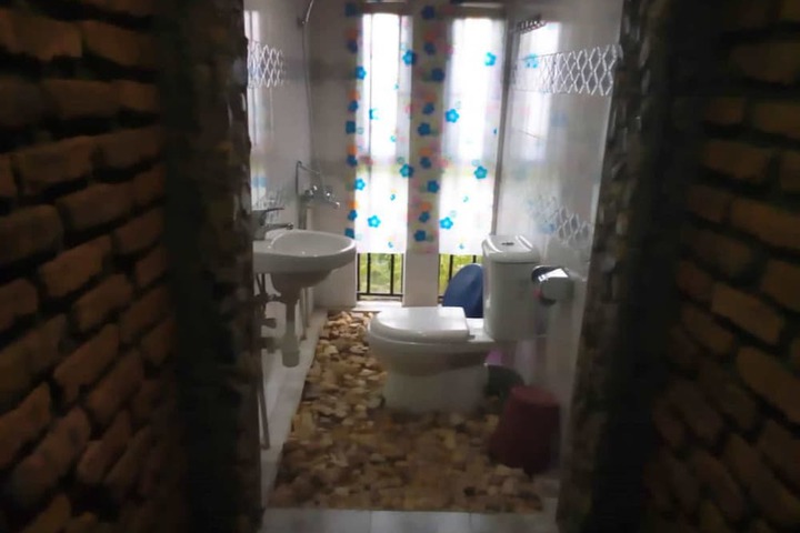 Room 13 of 31