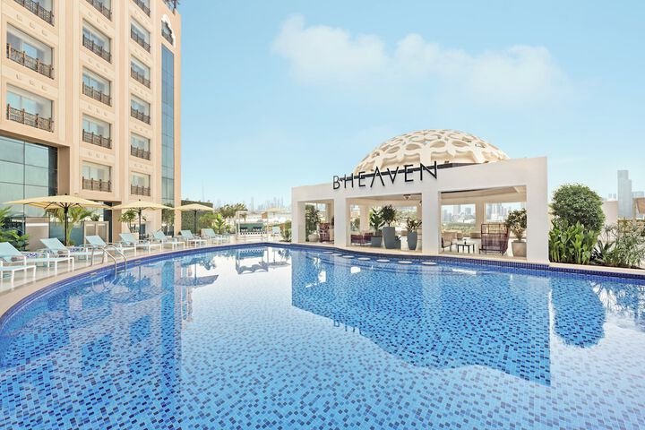 Pool 44 of 91