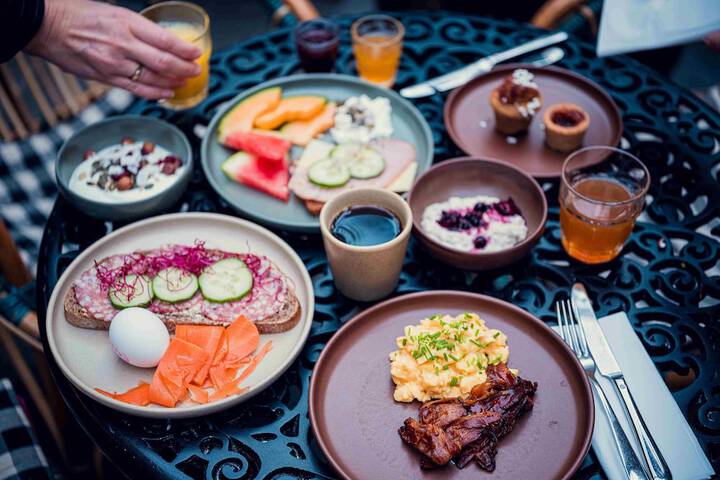 Breakfast/Coffee Service 67 of 81