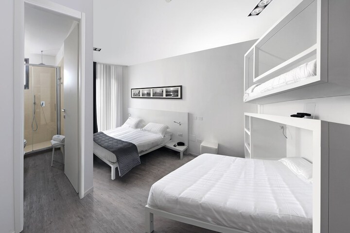 Room 35 of 92