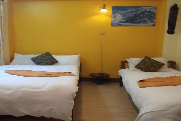 Room 4 of 11