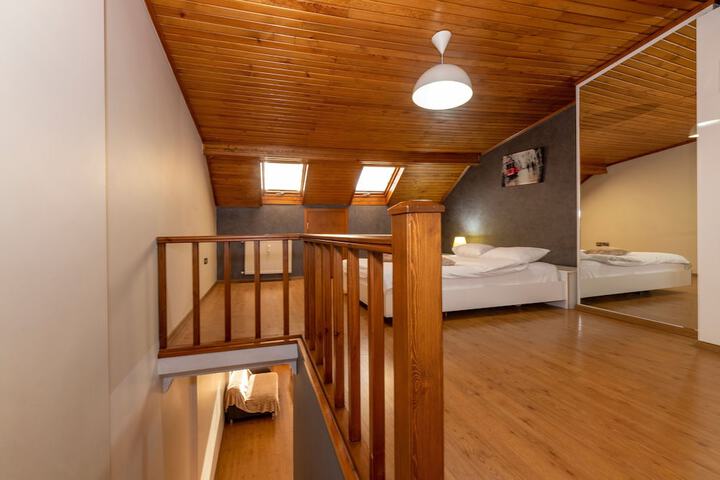 Room 25 of 138