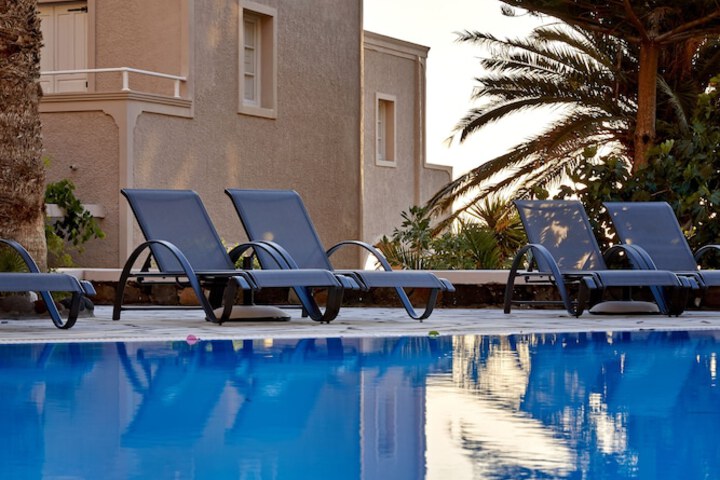 Hotel with Pool