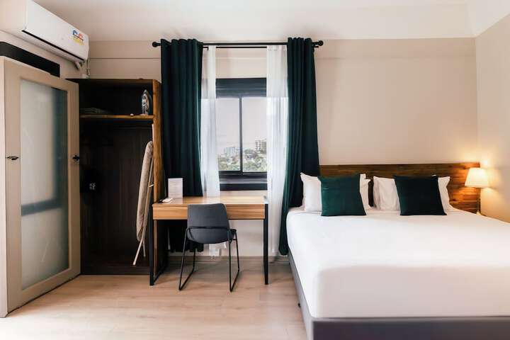 Room 5 of 39