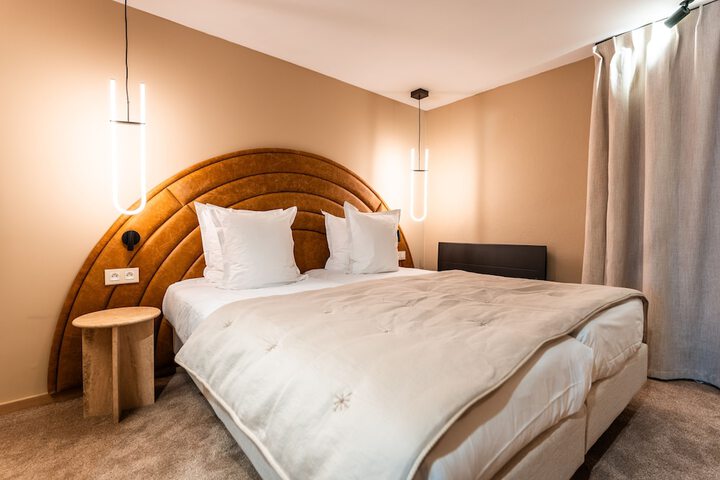 Room 40 of 100