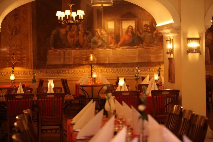 Dining 46 of 57