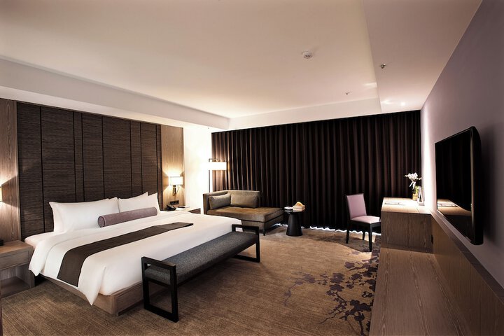 Room 26 of 106