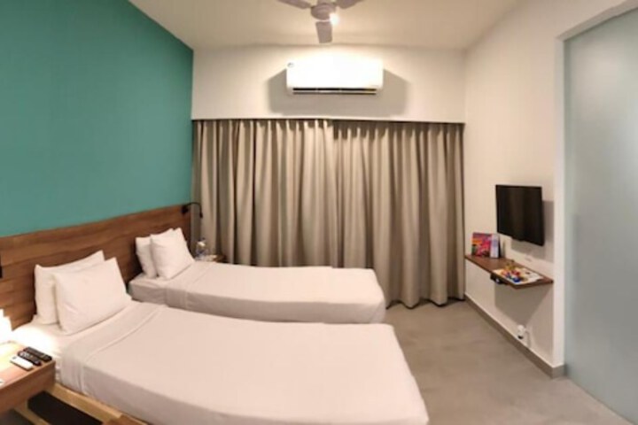 Room 8 of 22