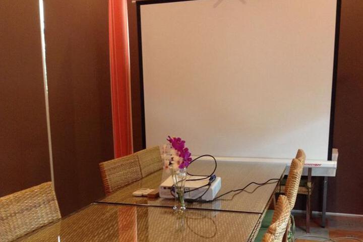 Room 2 of 5