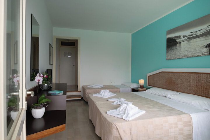 Room 10 of 49