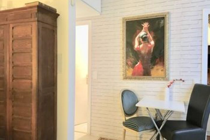 Room 5 of 11