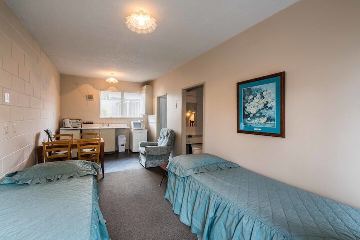 Room 6 of 19
