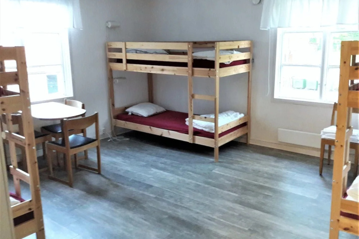 Room 4 of 17