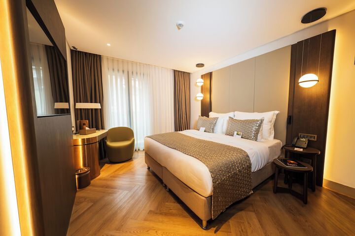 Room 51 of 200