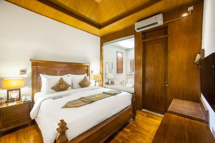 Room 14 of 83