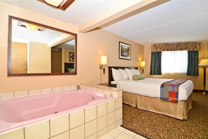1 King Bed Suite (14 of 25)