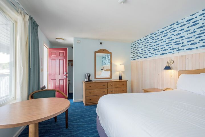 Room 44 of 173