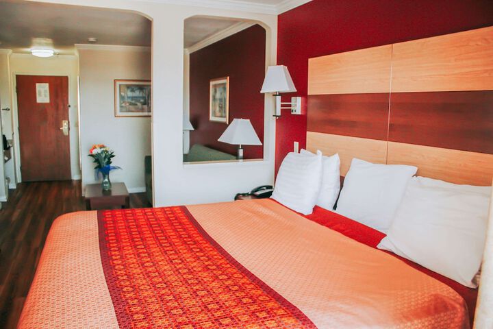 Room 9 of 48