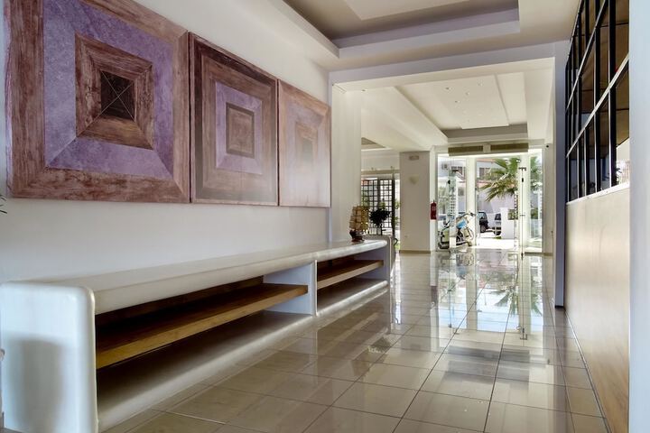 Hotel Interior 6 of 71
