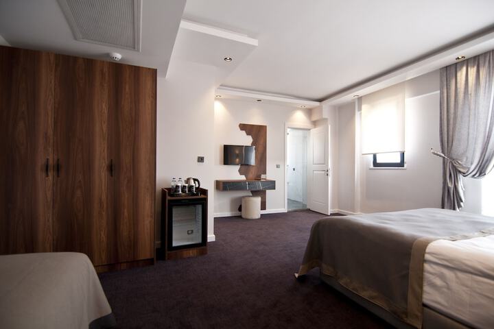 Room 56 of 76