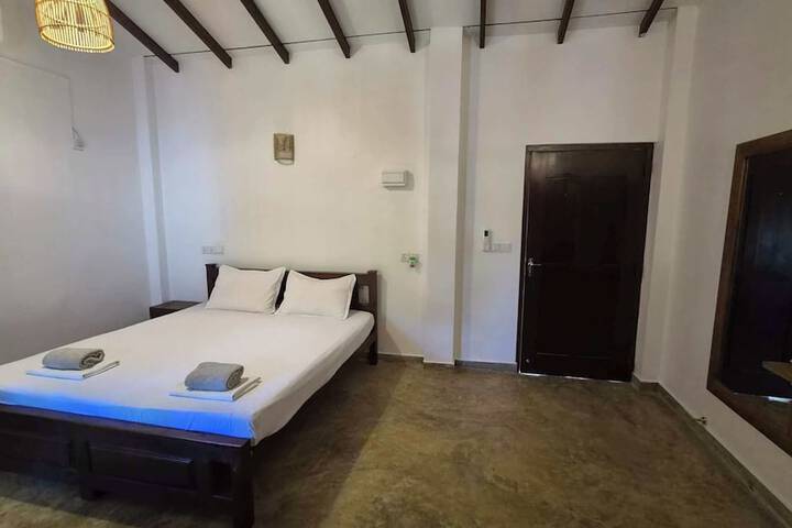 Room 3 of 72