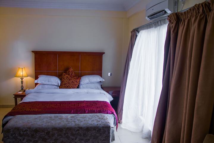 Room 30 of 115