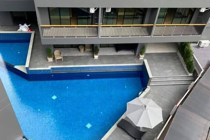 Pool 66 of 102